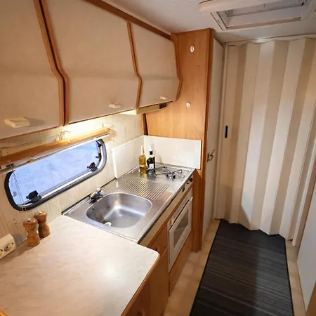 Stunning Summer Caravan In Sommarøy Campingplasser