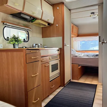 Stunning Summer Caravan In Sommarøy